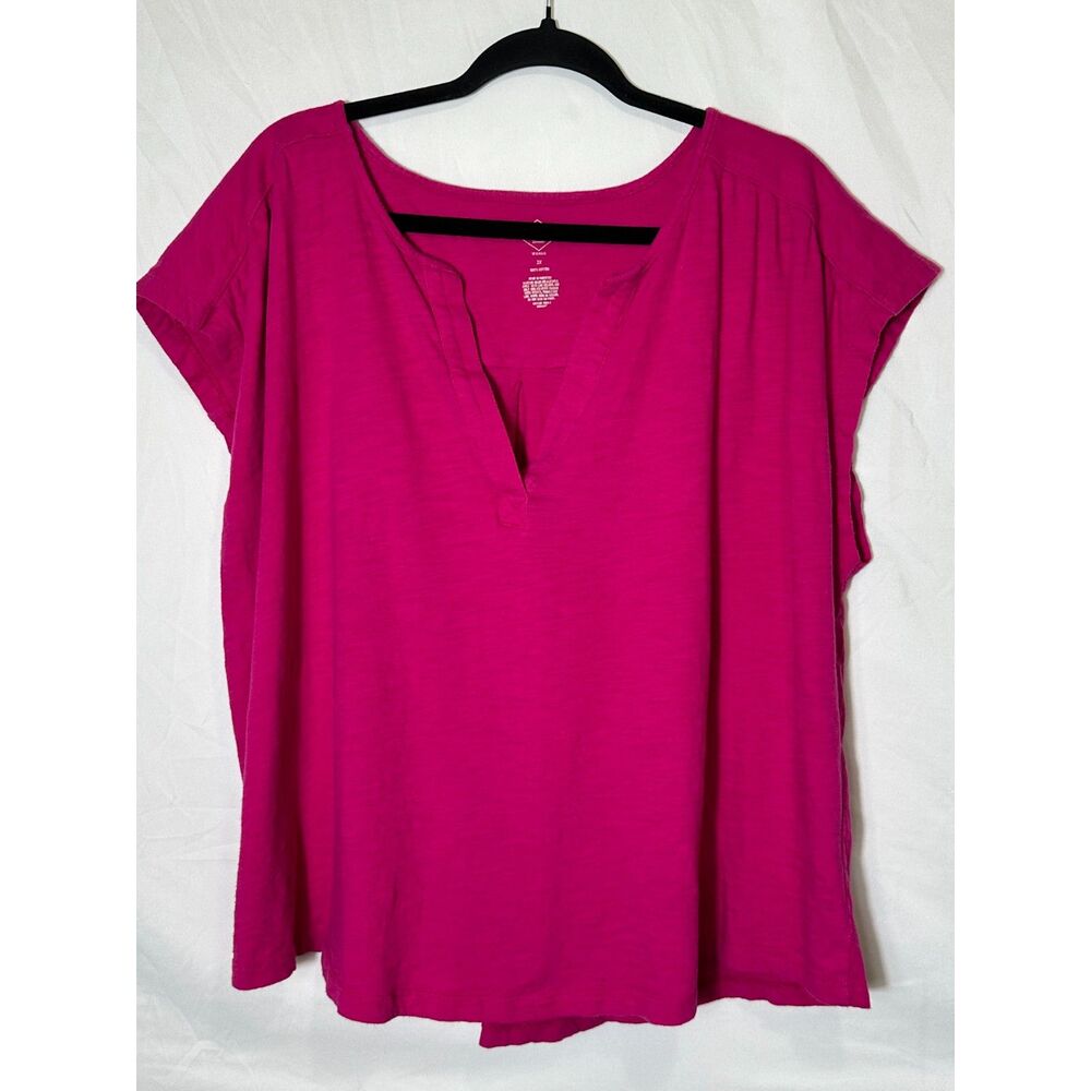 St. John's Bay Women's Plus Size 2X Deep V-Neck Cap Sleeve Tee Fuchsia